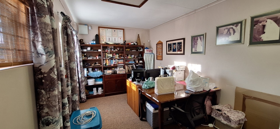3 Bedroom Property for Sale in Albertinia Western Cape
